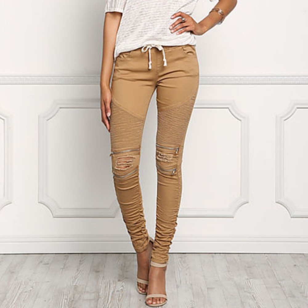 Distressed Ruched Jeans